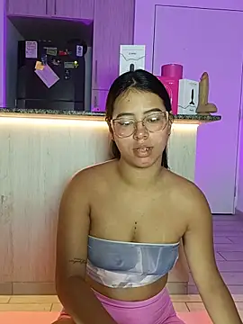 Raven stonee01 online show from May 17, 2026, 12:08 am