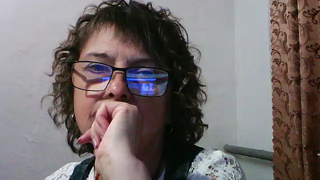 Snapshot of ElizabethGorden chatting on June 2, 2026, 5:37 pm ElizabethGorden online show from June 2, 2026, 5:37 pm
