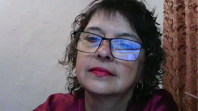 Snapshot of ElizabethGorden chatting on June 7, 2026, 4:05 am ElizabethGorden online show from June 7, 2026, 4:05 am
