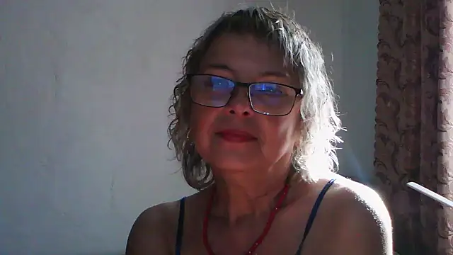 Snapshot of ElizabethGorden chatting on July 16, 2026, 5:35 am ElizabethGorden online show from July 16, 2026, 5:35 am