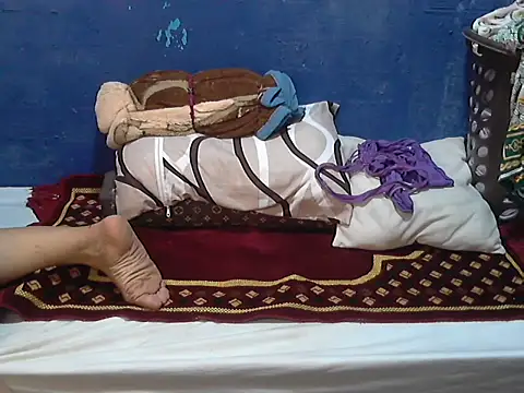 hotchilimom online show from October 5, 2025, 3:38 am