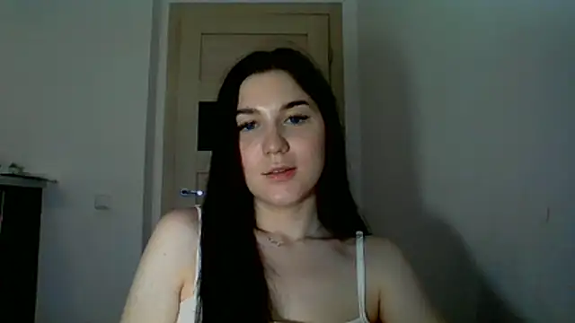 Snapshot of Katiee_Foxi chatting on June 15, 2026, 6:43 pm Katiee Foxi online show from June 15, 2026, 6:43 pm