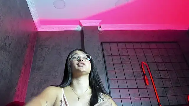 Snapshot of Janett_Moore chatting on May 11, 2026, 2:45 pm Janett Moore online show from May 11, 2026, 2:45 pm