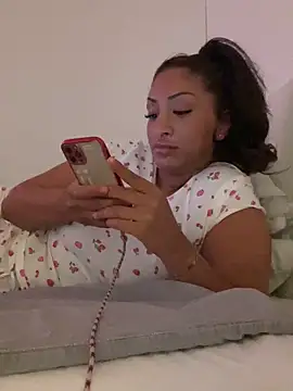 juicyprincess66 online show from June 6, 2026, 7:51 pm