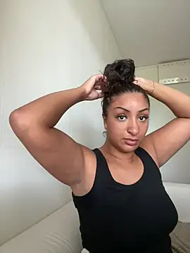 juicyprincess66 online show from June 9, 2026, 4:18 pm