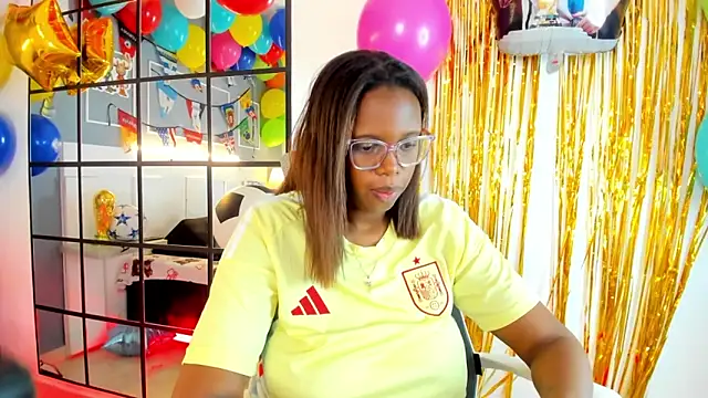 Snapshot of Miss_Khaleesi chatting on June 15, 2026, 12:29 pm Miss Khaleesi online show from June 15, 2026, 12:29 pm