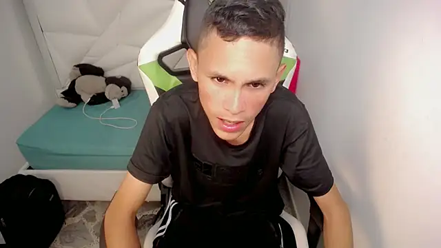 sombra 18 online show from May 27, 2026, 2:19 am