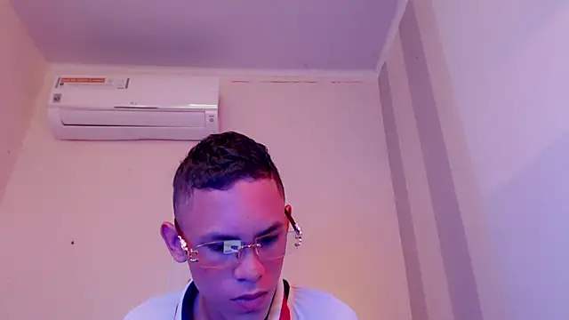 sombra 18 online show from August 3, 2026, 11:19 pm