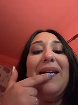 Snapshot of ICEDGLOSS chatting on July 8, 2026, 12:42 pm ICEDGLOSS online show from July 8, 2026, 12:42 pm