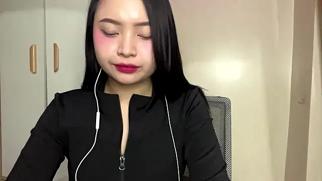Snapshot of LorindaBeser chatting on May 10, 2026, 1:16 pm LorindaBeser online show from May 10, 2026, 1:16 pm