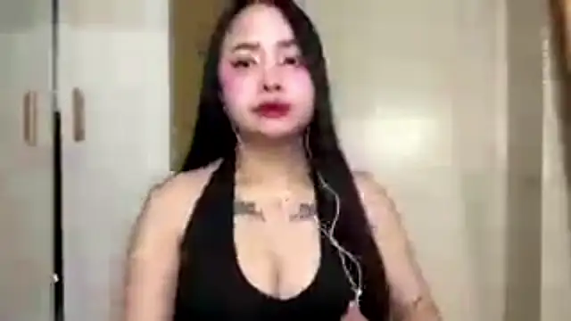 Snapshot of LorindaBeser chatting on May 12, 2026, 1:19 pm LorindaBeser online show from May 12, 2026, 1:19 pm