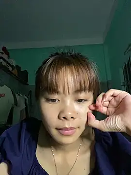 Snapshot of Cry_sexy chatting on May 7, 2026, 4:01 pm Cry sexy online show from May 7, 2026, 4:01 pm