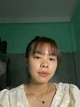 Snapshot of Cry_sexy chatting on May 16, 2026, 8:07 pm Cry sexy online show from May 16, 2026, 8:07 pm