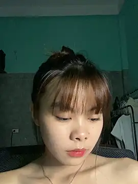 Snapshot of Cry_sexy chatting on May 23, 2026, 4:22 pm Cry sexy online show from May 23, 2026, 4:22 pm