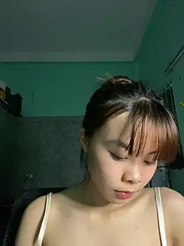 Snapshot of Cry_sexy chatting on June 4, 2026, 7:25 am Cry sexy online show from June 4, 2026, 7:25 am