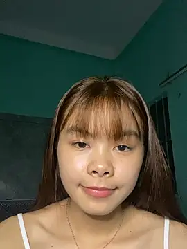 Snapshot of Cry_sexy chatting on August 3, 2026, 9:15 am Cry sexy online show from August 3, 2026, 9:15 am