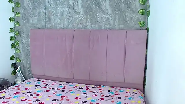 Snapshot of Alysrous_Mar chatting on May 8, 2026, 11:37 am Alysrous Mar online show from May 8, 2026, 11:37 am