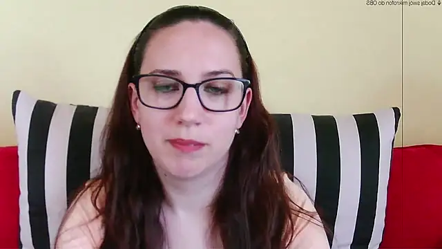 Snapshot of EmilyHotAngel chatting on May 27, 2026, 3:42 pm EmilyHotAngel online show from May 27, 2026, 3:42 pm