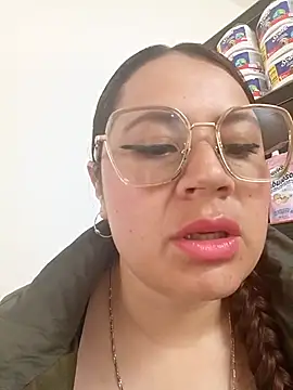 Snapshot of VANESSA__28 chatting on May 12, 2026, 12:24 pm VANESSA 28 online show from May 12, 2026, 12:24 pm