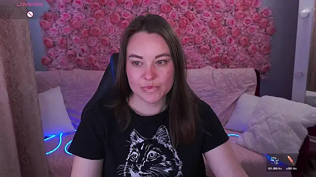 DaisyMoonn online show from May 6, 2026, 7:02 am