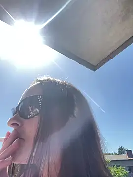 LindaLee90 online show from June 26, 2026, 12:53 pm