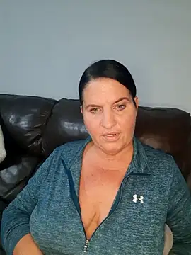Velvet-Milf online show from May 17, 2026, 5:38 am