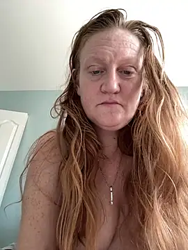 Snapshot of Kellilyn10 chatting on May 18, 2026, 4:13 pm Kellilyn10 online show from May 18, 2026, 4:13 pm
