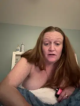 Snapshot of Kellilyn10 chatting on May 29, 2026, 4:54 am Kellilyn10 online show from May 29, 2026, 4:54 am
