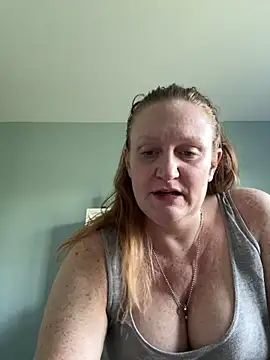 Snapshot of Kellilyn10 chatting on June 1, 2026, 10:33 pm Kellilyn10 online show from June 1, 2026, 10:33 pm