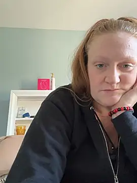 Snapshot of Kellilyn10 chatting on June 3, 2026, 2:44 pm Kellilyn10 online show from June 3, 2026, 2:44 pm