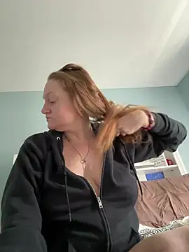 Snapshot of Kellilyn10 chatting on June 9, 2026, 3:34 pm Kellilyn10 online show from June 9, 2026, 3:34 pm