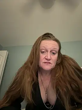 Snapshot of Kellilyn10 chatting on June 11, 2026, 2:11 am Kellilyn10 online show from June 11, 2026, 2:11 am