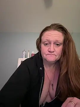 Snapshot of Kellilyn10 chatting on June 16, 2026, 8:06 am Kellilyn10 online show from June 16, 2026, 8:06 am