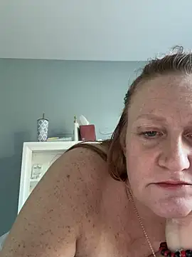 Snapshot of Kellilyn10 chatting on June 19, 2026, 12:15 am Kellilyn10 online show from June 19, 2026, 12:15 am
