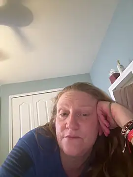 Snapshot of Kellilyn10 chatting on June 21, 2026, 2:14 am Kellilyn10 online show from June 21, 2026, 2:14 am