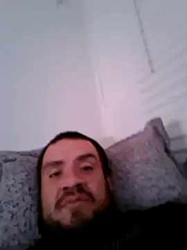 Snapshot of Almircorral2211 chatting on June 14, 2026, 7:43 am Almircorral2211 online show from June 14, 2026, 7:43 am