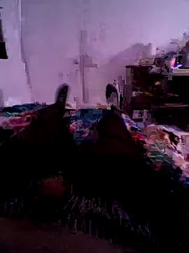 Snapshot of Almircorral2211 chatting on June 18, 2026, 4:24 am Almircorral2211 online show from June 18, 2026, 4:24 am