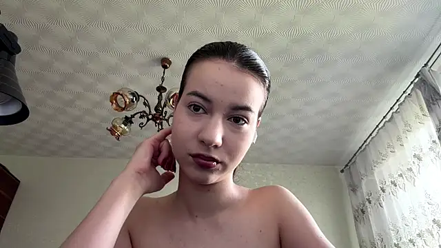 ElanaVallotton online show from May 7, 2026, 8:31 am