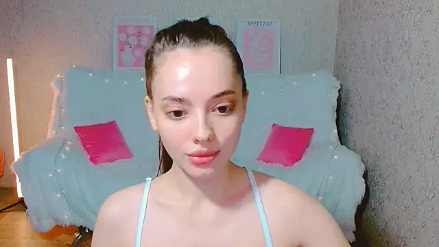 Snapshot of SiennaMia chatting on June 6, 2026, 5:39 pm SiennaMia online show from June 6, 2026, 5:39 pm