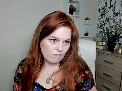 GingerKitten1 online show from May 13, 2026, 1:52 pm