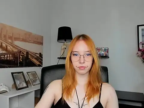 Snapshot of foxSonya chatting on May 26, 2026, 5:36 am foxSonya online show from May 26, 2026, 5:36 am