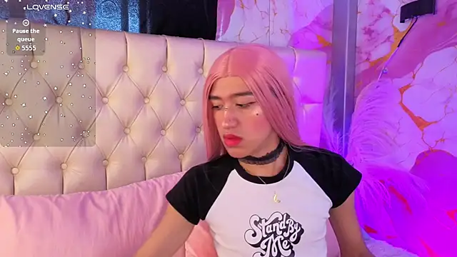Luna Sissy  online show from June 30, 2026, 7:15 pm