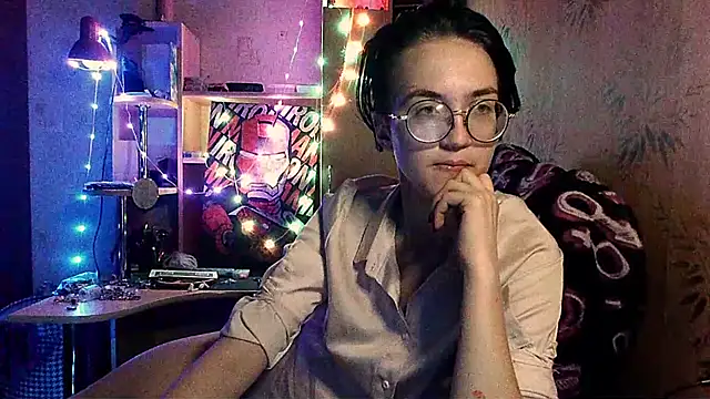 Alessa Kiss online show from May 18, 2026, 5:41 pm
