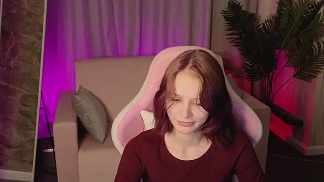 AliceJohansone online show from June 5, 2026, 6:52 am