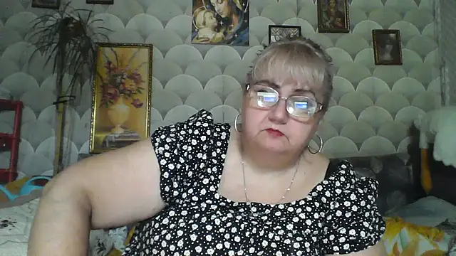 MarinaFarina53 online show from July 4, 2026, 6:30 am