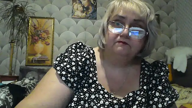 MarinaFarina53 online show from July 5, 2026, 4:58 pm