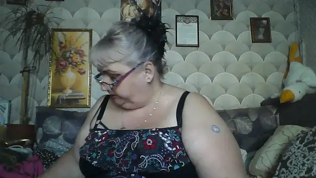 MarinaFarina53 online show from July 15, 2026, 4:18 am