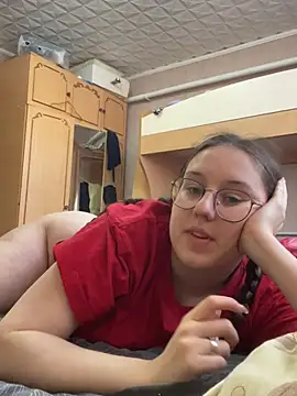 Snapshot of viksiss chatting on May 13, 2026, 7:17 am viksiss online show from May 13, 2026, 7:17 am