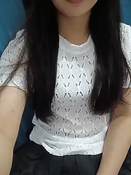 -Hena- online show from May 12, 2026, 8:50 pm