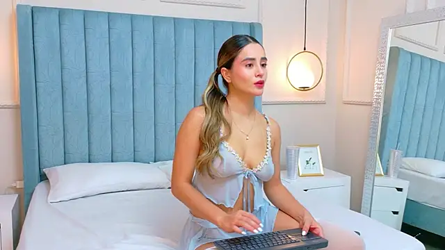 Snapshot of Serena-Virelli chatting on June 5, 2026, 10:10 am Serena-Virelli online show from June 5, 2026, 10:10 am